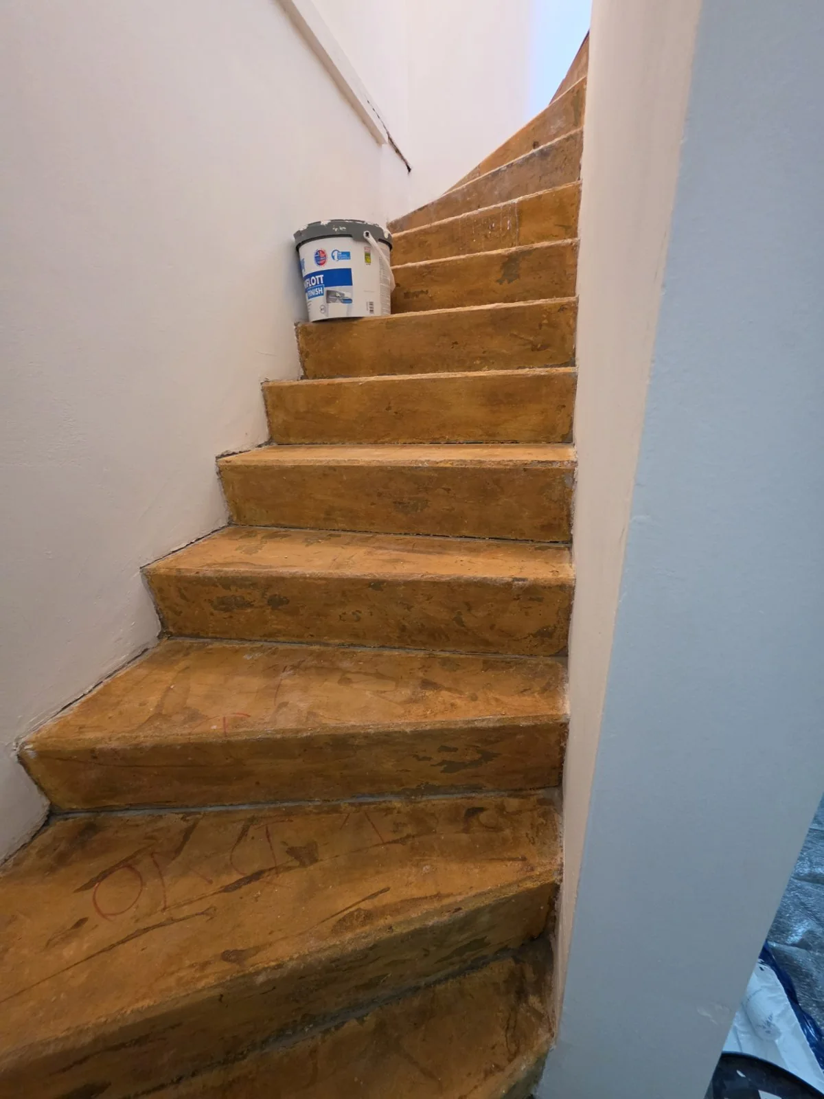 Treppenaufgang vor Arbeiten